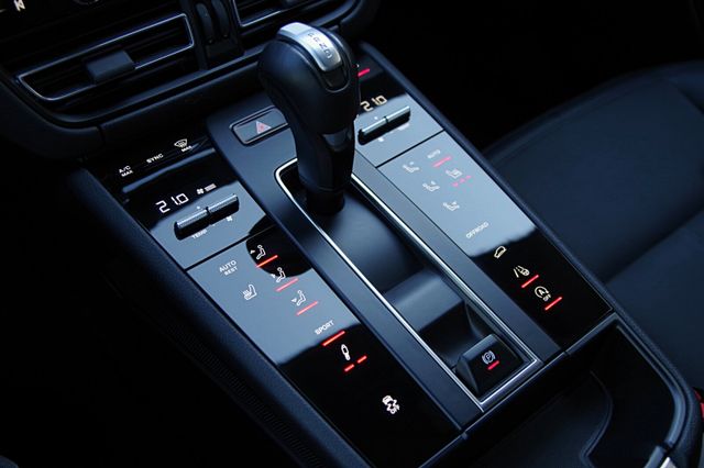 Porsche Macan*1.Hand,AppleCarPlay,Kamera,Sitzheizung,SWA