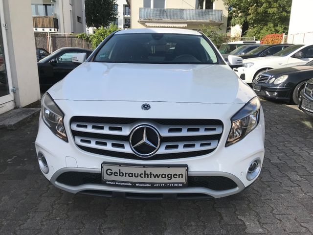 Mercedes-Benz GLA 220 4Matic*Automatik*Navigation*8x Alufelgen