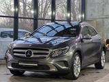 Mercedes-Benz GLA 250 7G-DCT Urban Exclusive Navi Panorama 19" - : Vollleder, Berganfahrassistent, Geländewagen, mit Klimaanlage