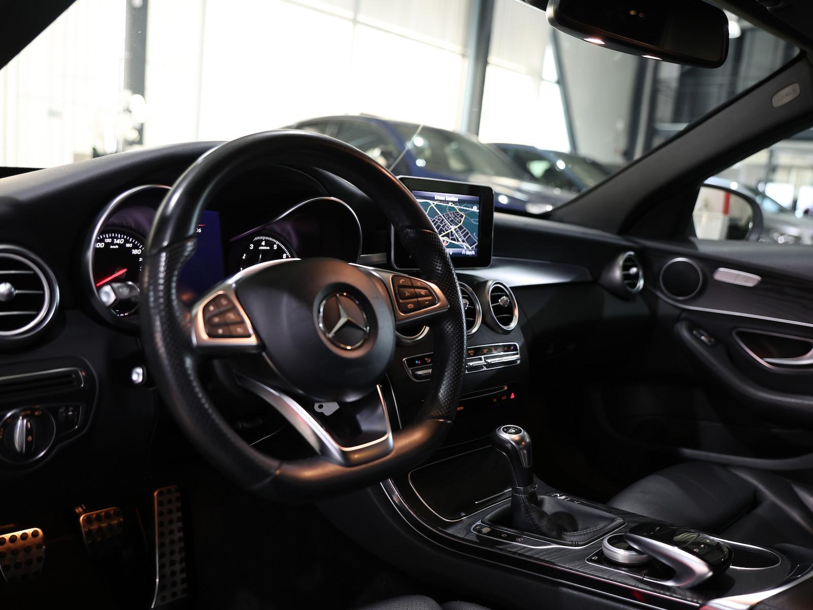 Mercedes-Benz C 180 CGI LIMOUSINE AMG-LINE STYLING VOLL-LEDER