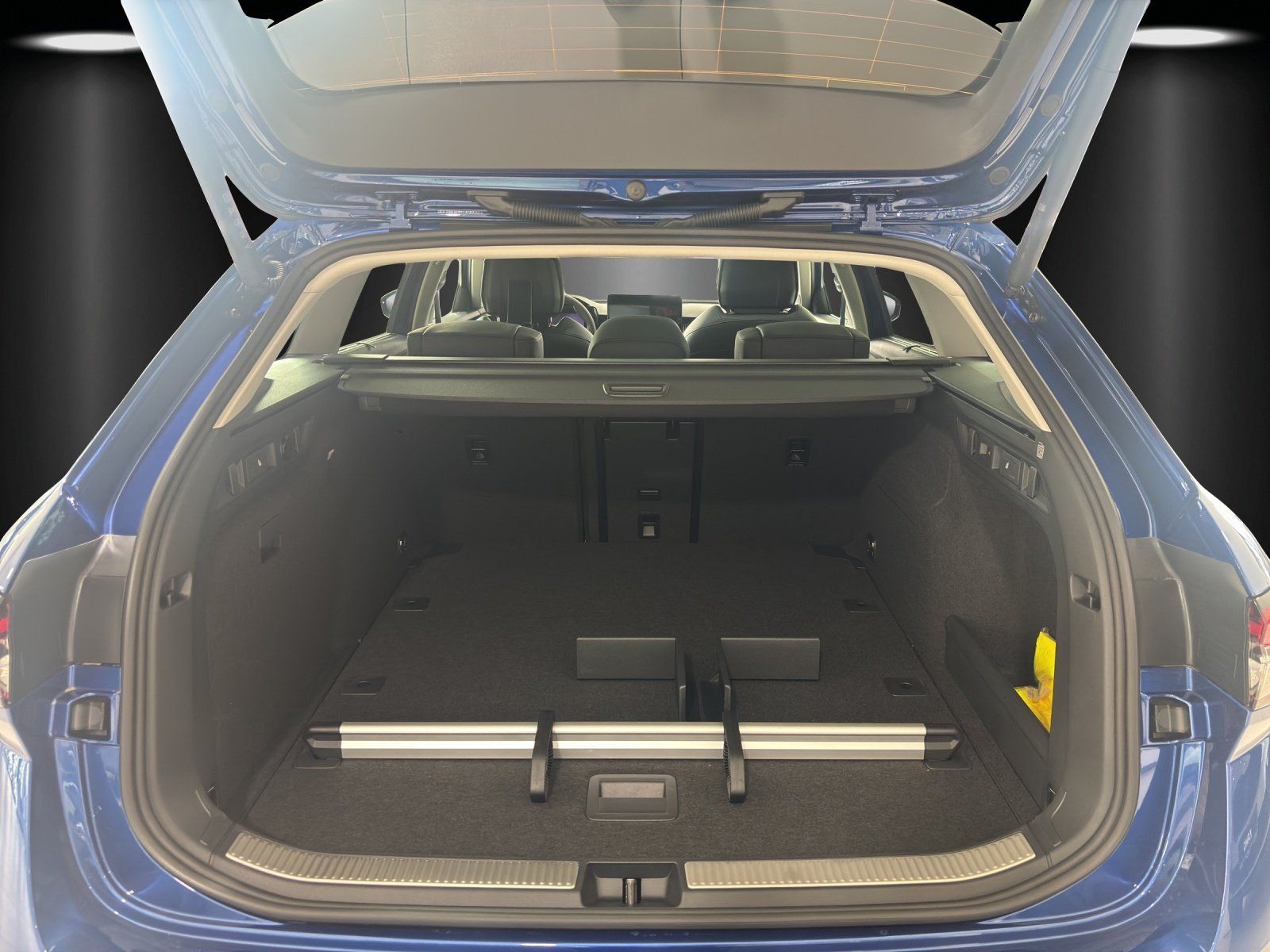 Fahrzeugabbildung SKODA Superb Combi L&K 2,0 TDI 142 kW DSG 4x4