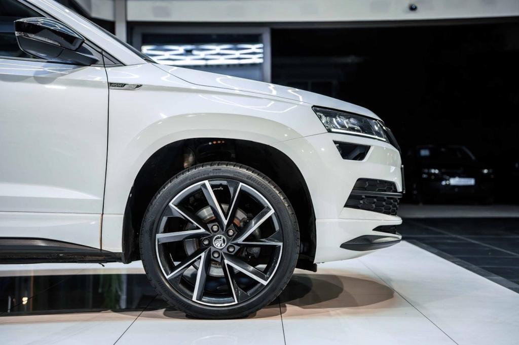 Skoda Karoq 2022 г. Белый, пробег 54615 км