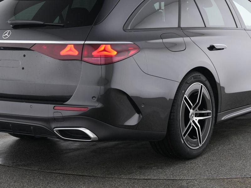 Mercedes-Benz E 220 T d , AMG NIGHT AHK DISTR KAMERA PANO SPUR