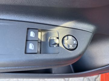 Fotografie des Opel Corsa Allwetterreifen Tempomat USB Bluetooth