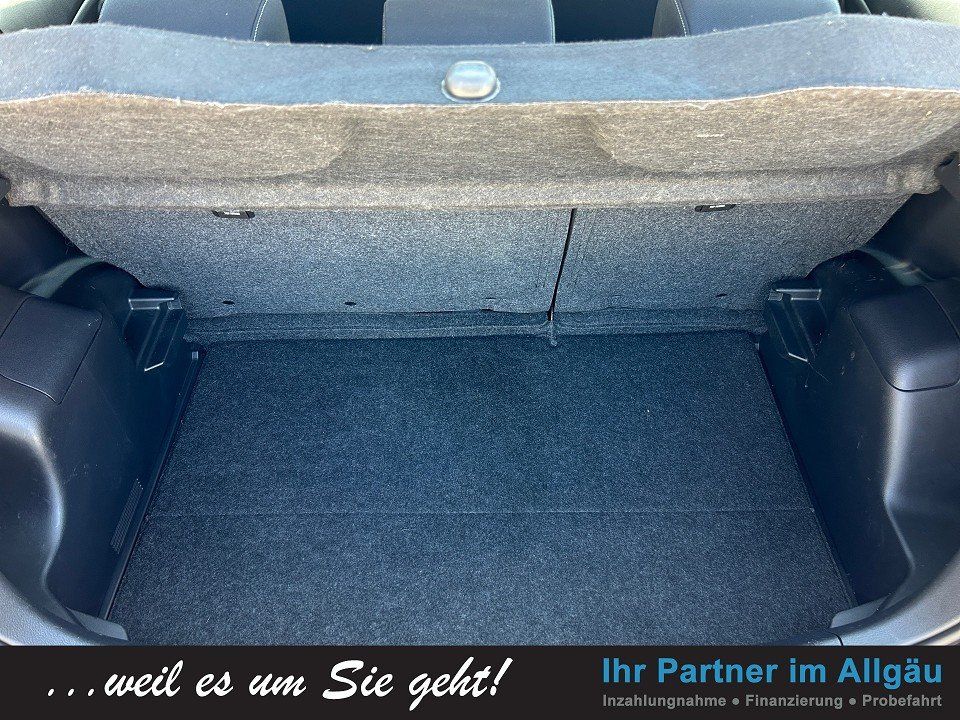 Fahrzeugabbildung Toyota YARIS HYBRID 1.5 AUT TEAM D NAV+KAMERA+PDC+KLIMA