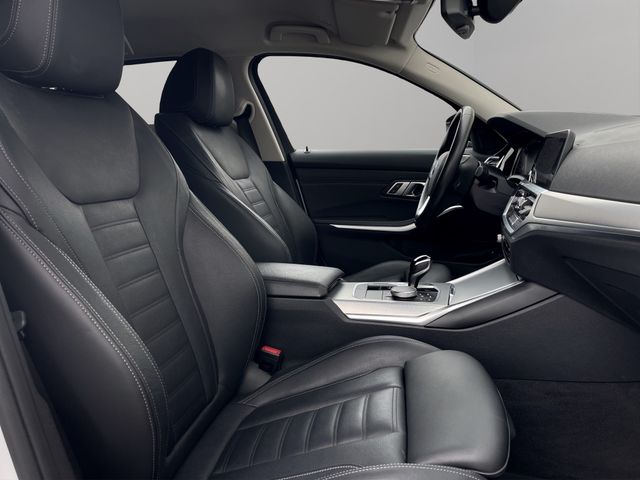 Foto Nummer 12: BMW 330e