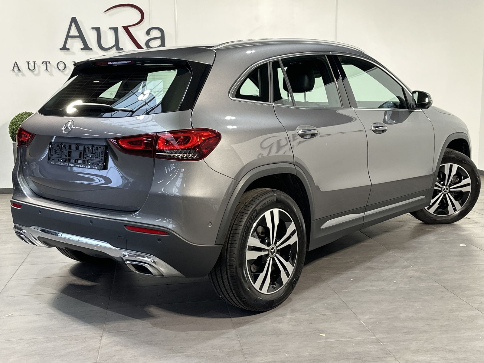 Fahrzeugabbildung Mercedes-Benz GLA 200 Progressive NAV+LED+360°+18ZO+DISTRONIC