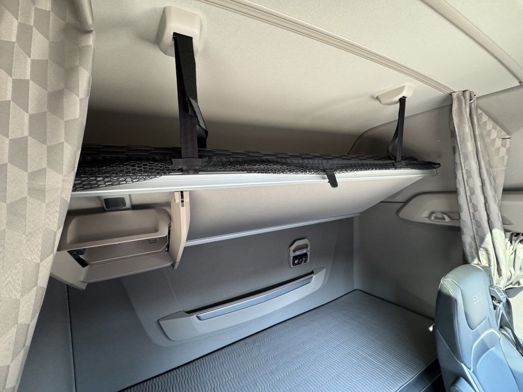 Fahrzeugabbildung DAF FT XG  530 BLAU METALLIC Limited Edition