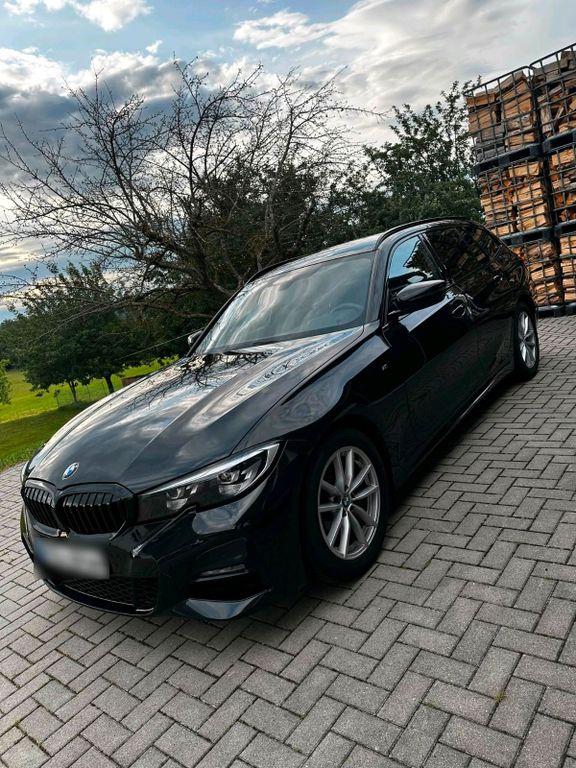 Image of BMW 320