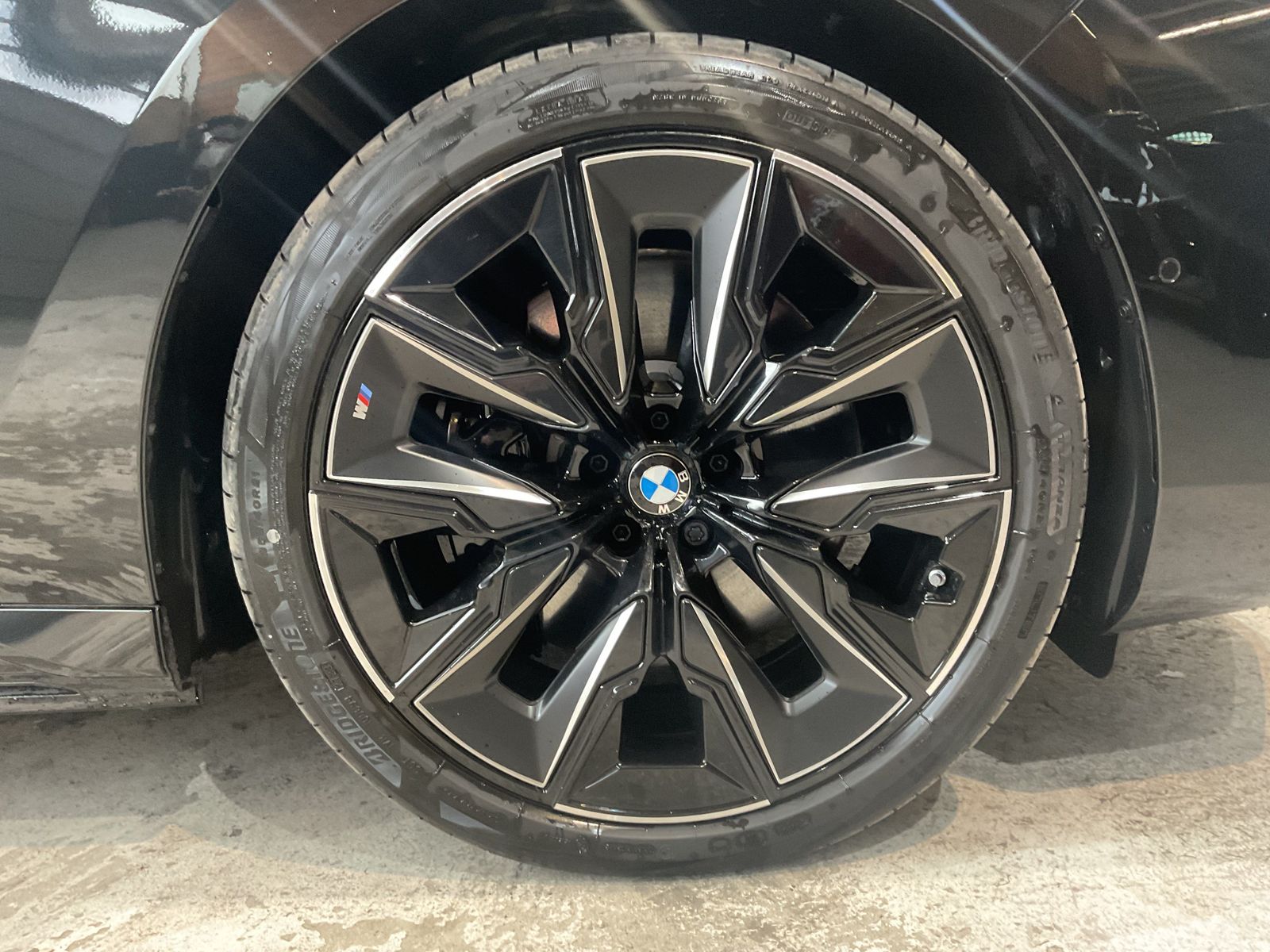 Fahrzeugabbildung BMW i7 M70 xDrive Lounge Fondkonsole Sky Lounge M Pe