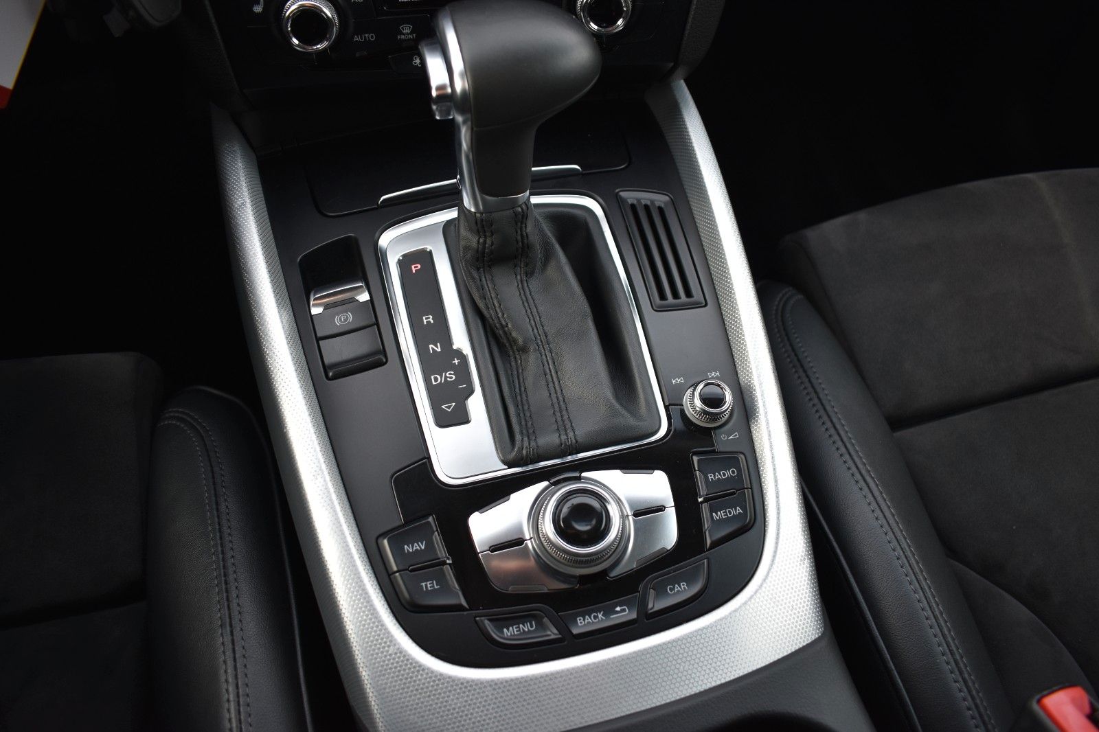 Fahrzeugabbildung Audi Q5 2.0 TDI 130 kW quattro S Line AHK  20*