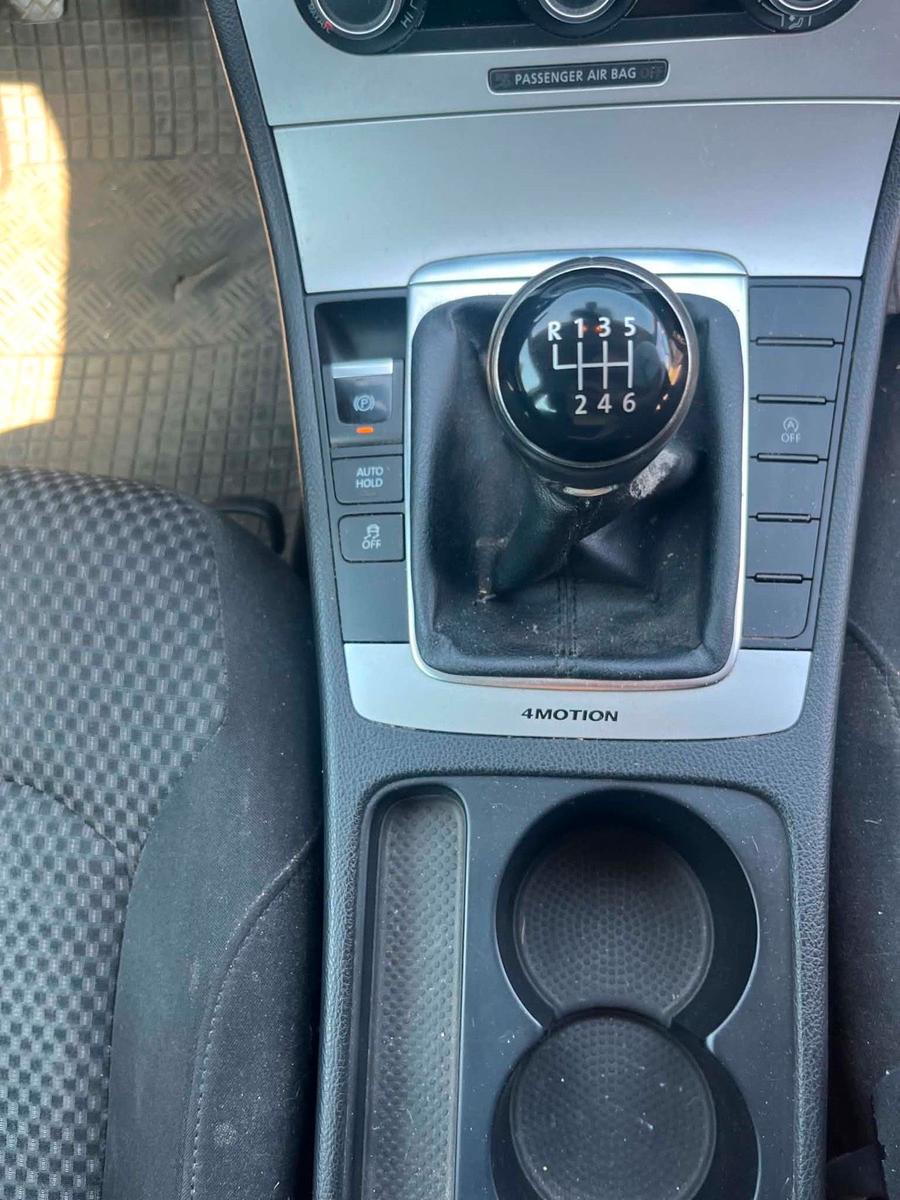 Volkswagen Passat 2012 — photo 11