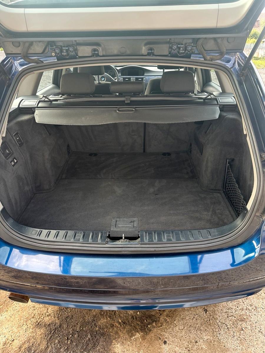 BMW 318 2011 — photo 7