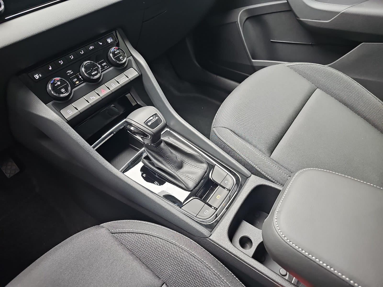 Skoda KAROQ 2.0 TDI DSG FAMILY LED AHK KAMERA
