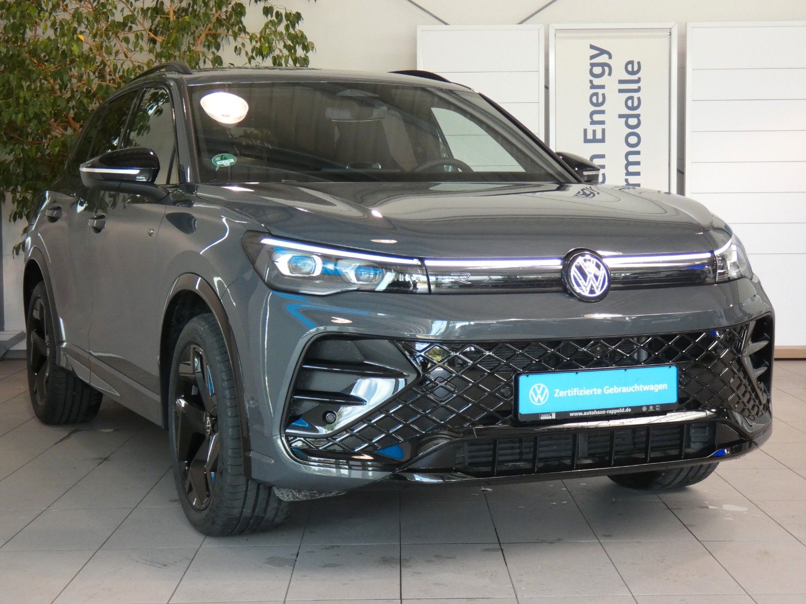 Volkswagen Tiguan 2.0 TDI R-Line DSG Black Style AHK MATRIX foto 3