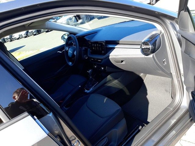 Fahrzeugabbildung Skoda Fabia Tour 1.0TSI DSG AHK SHZ PDC Kamera 16"