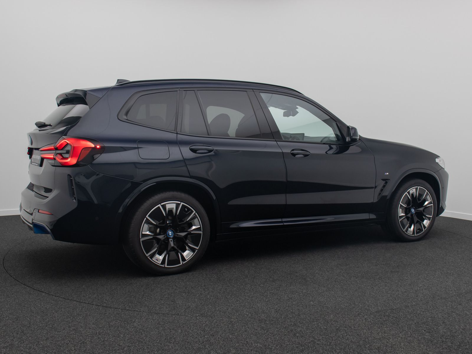 Fahrzeugabbildung BMW iX3 IMPRESSIVE 360&deg;Komfort HUD DAB Alarm Panoram