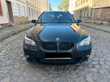 BMW Soft-Close, Panorama,schlüsselloser - BMW 525 aus 2009: Kombi