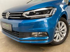 Fahrzeugabbildung Volkswagen Touran 2.0 TDI Highline DSG LED AHK ACC Pano 17"