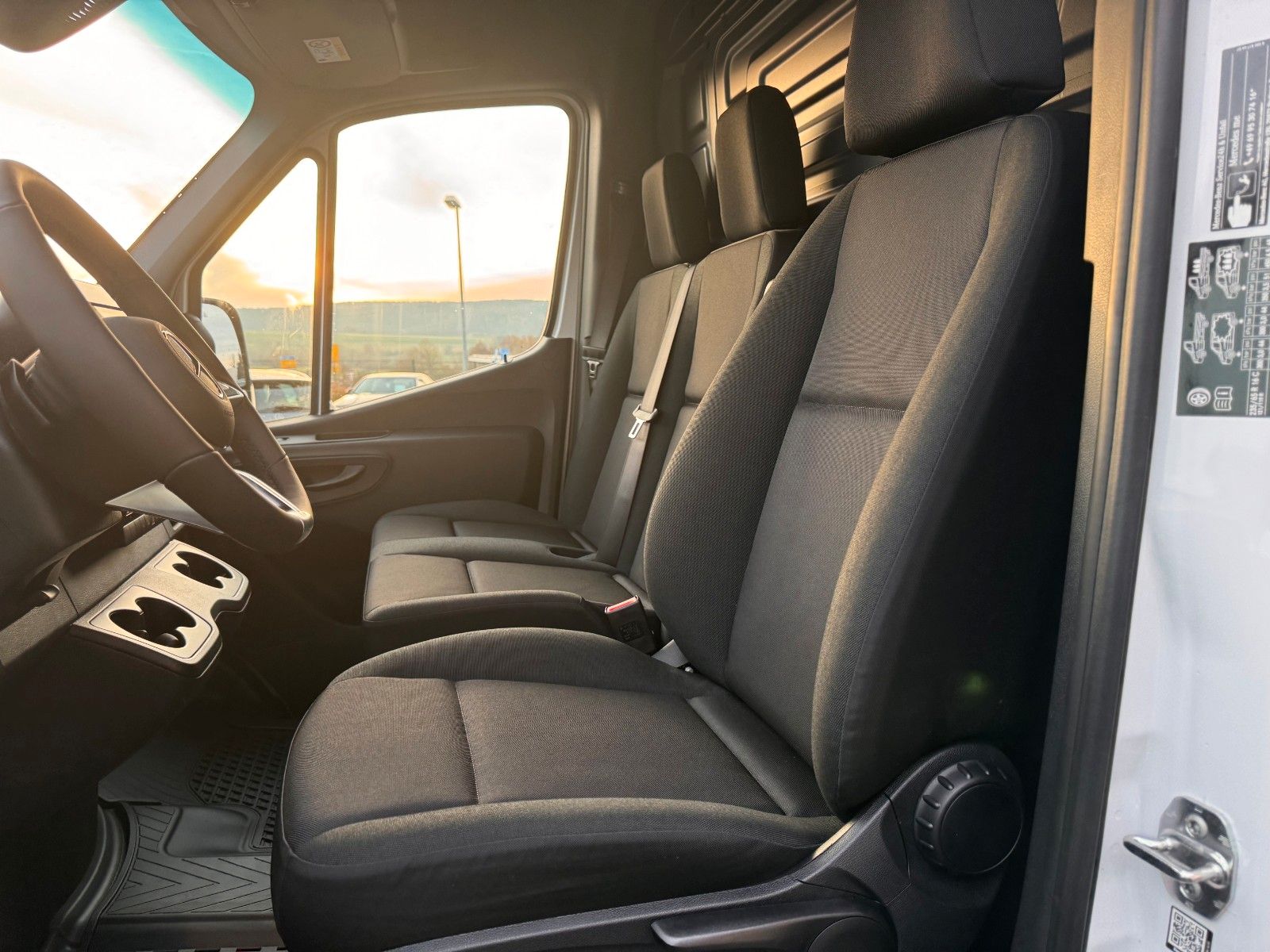 Fahrzeugabbildung Mercedes-Benz Sprinter 319 CDI 4325 Klima Kamera AHK LED