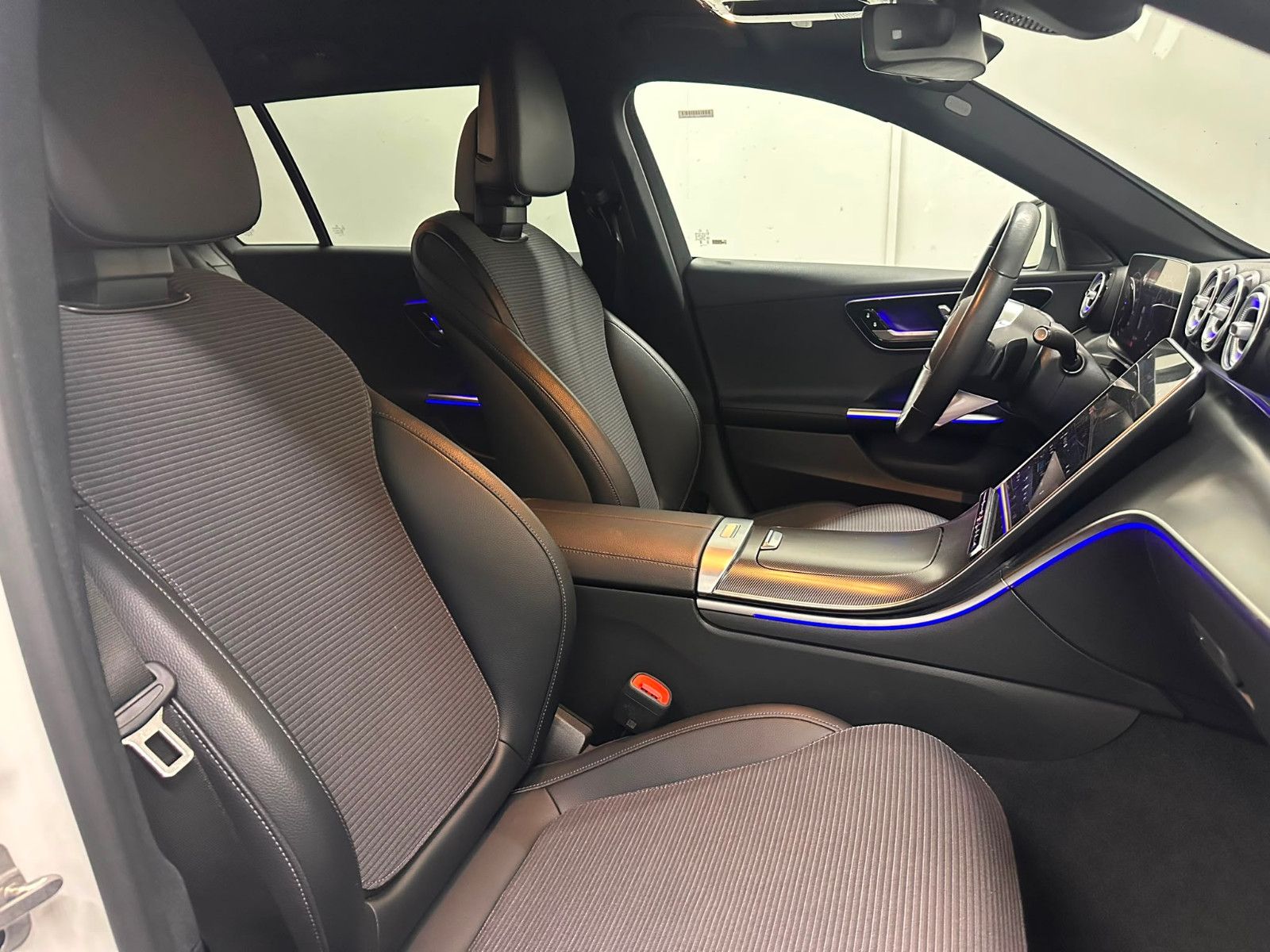 Fahrzeugabbildung Mercedes-Benz C 220 d T Autom. *AVANTGARDE*360°*KEYLESSGO*