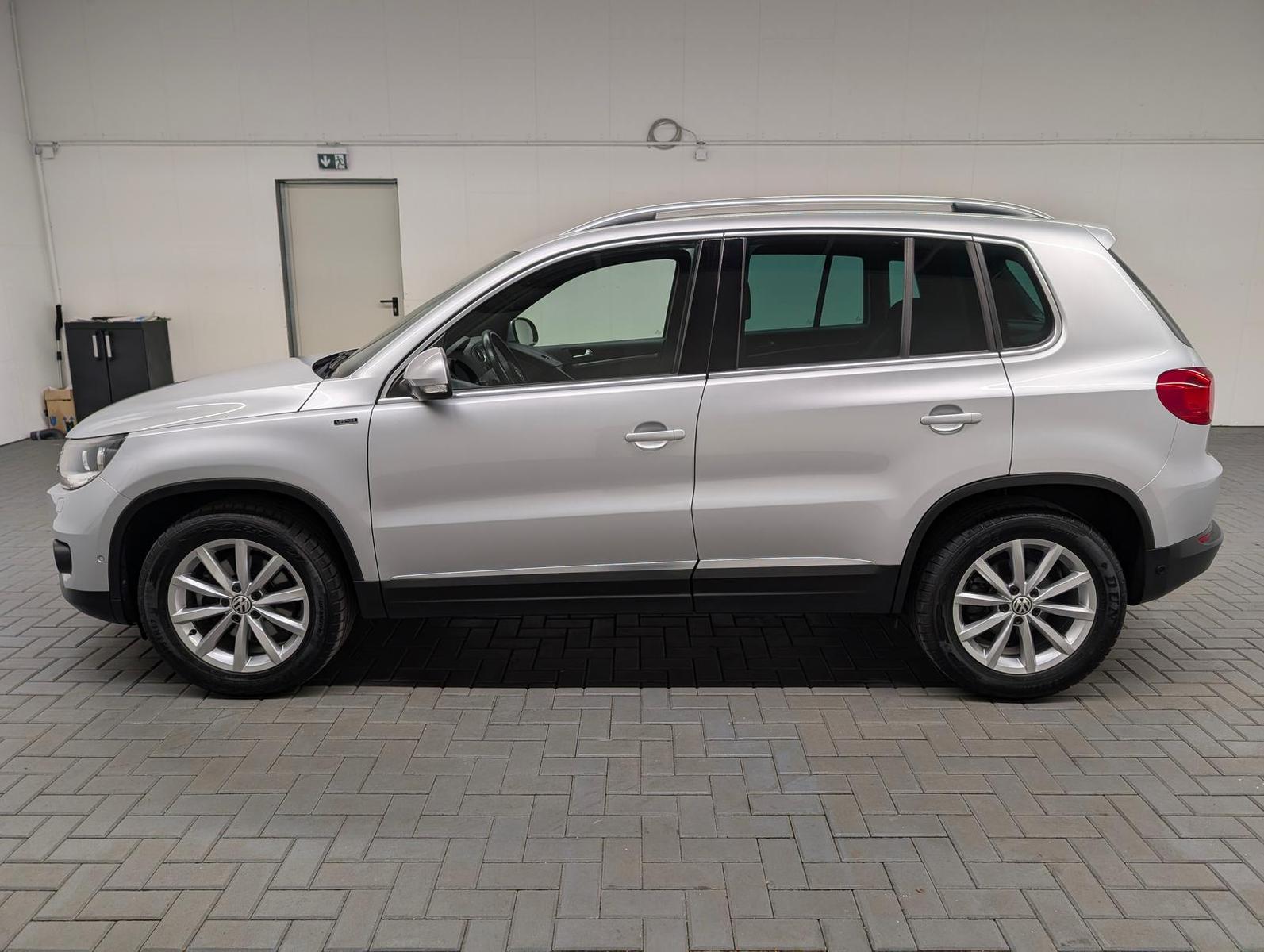 Volkswagen Tiguan Lounge Navi/AHK/SHZ/Parkass./Kam/GRA/17LM