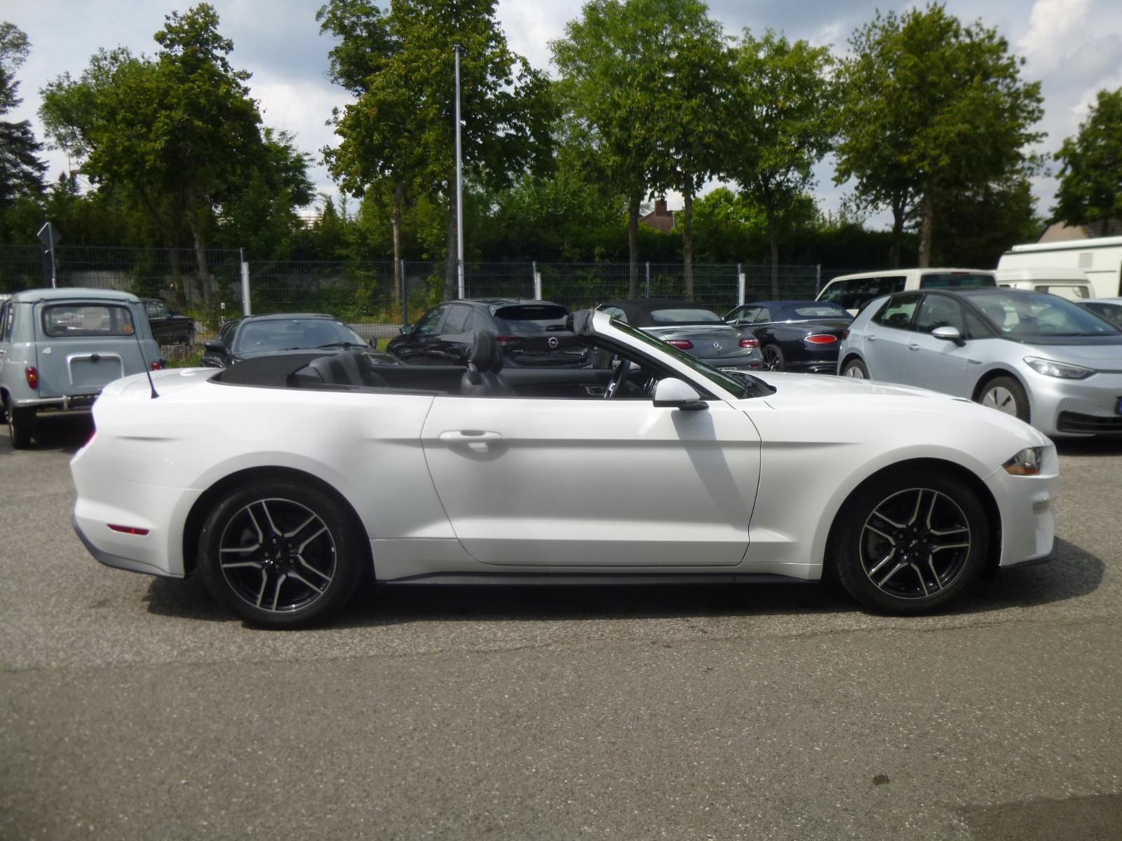 Ford Mustang 2.3 EcoBoost Cabrio