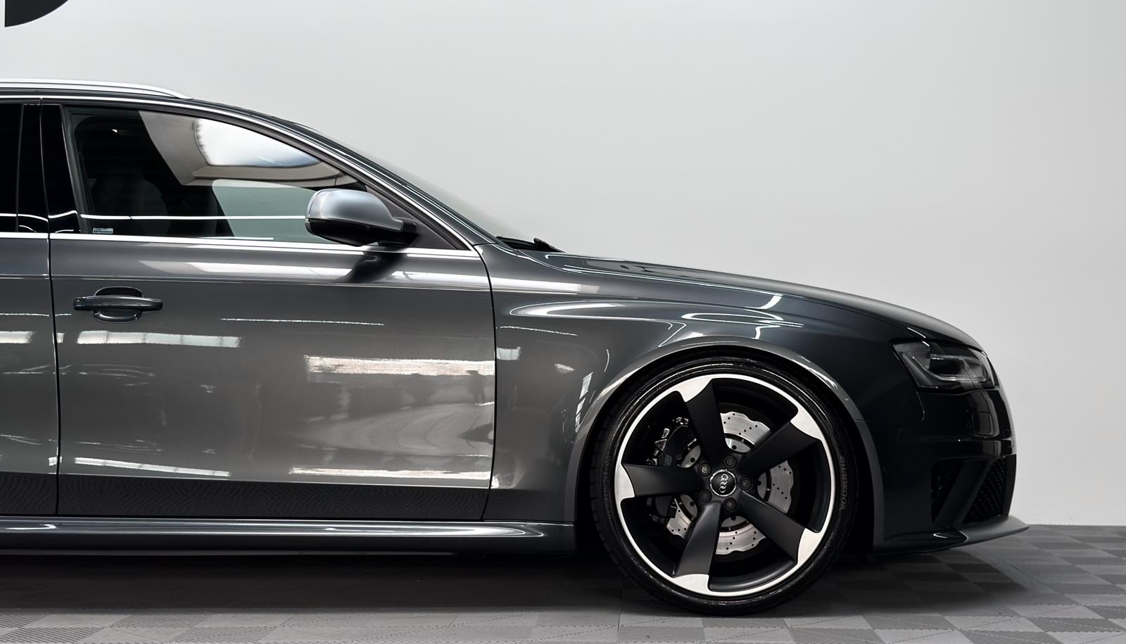 AUDI RS4 AVANT 4.2 V8 FSI 450ch QUATTRO - B&O - TOIT PANORAMIQUE - CAPRISTO - SUSPENSION KW - CUIR/ALCANTARA