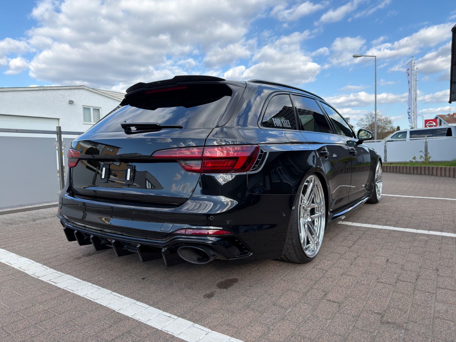 AUDI RS4 anschauen lohnt sich!!