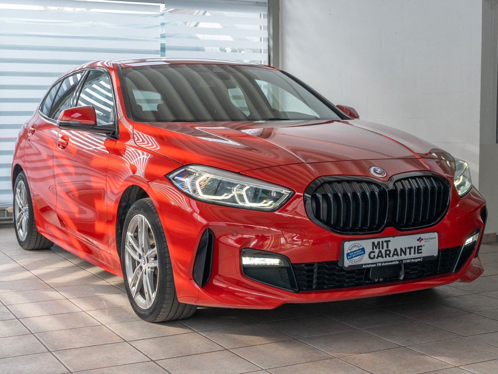 BMW 118i M Sport KAM KomfZug Alcantara DA Unfallfrei imagem 3