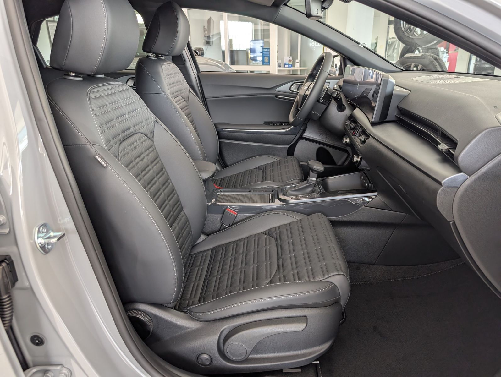 KIA XCeed 1.6 T-GDI 180 DCT Spirit Sitzpaket JBL – Bild 13