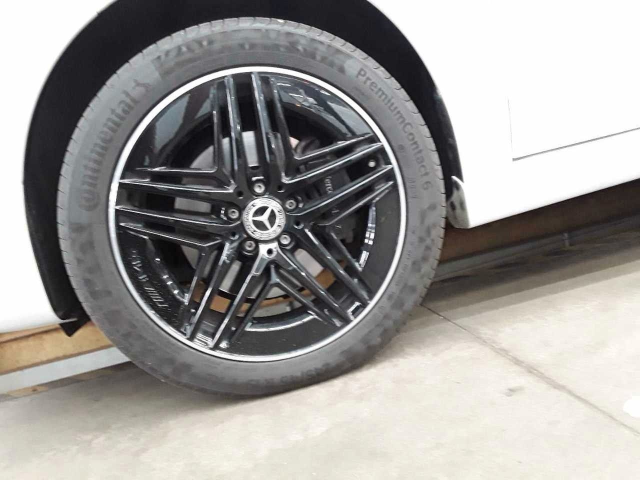 Fahrzeugabbildung Mercedes-Benz V 300 d 4MATIC EXCLUSIVE AMG Panorama AHK2,5to