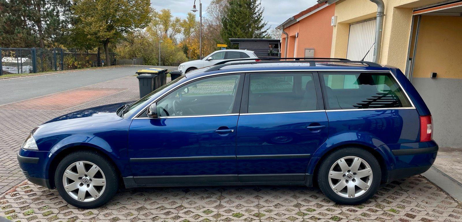 Volkswagen Passat 2004 — interior