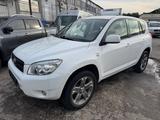 Toyota RAV 4 -D-4D 4x4 Sol - Toyota RAV 4 in Nürnberg