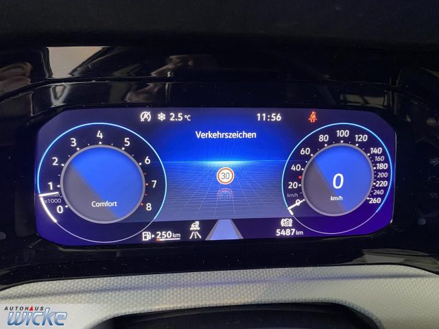 Golf VIII Variant 1.5 TSI Move NAVI KLMA LED AHK