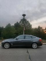 BMW 320i Gran Turismo F34. Auto - BMW 3er-Reihe F34 mit Benzin-Antrieb