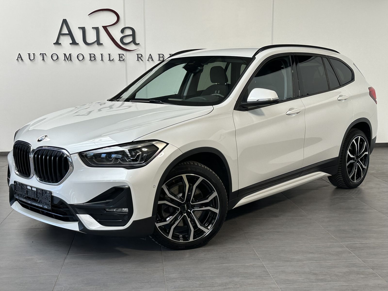 Fahrzeugabbildung BMW X1 xDrive20d Sport-Line LED+SHZ+AHK+DAB+DA+19ZO