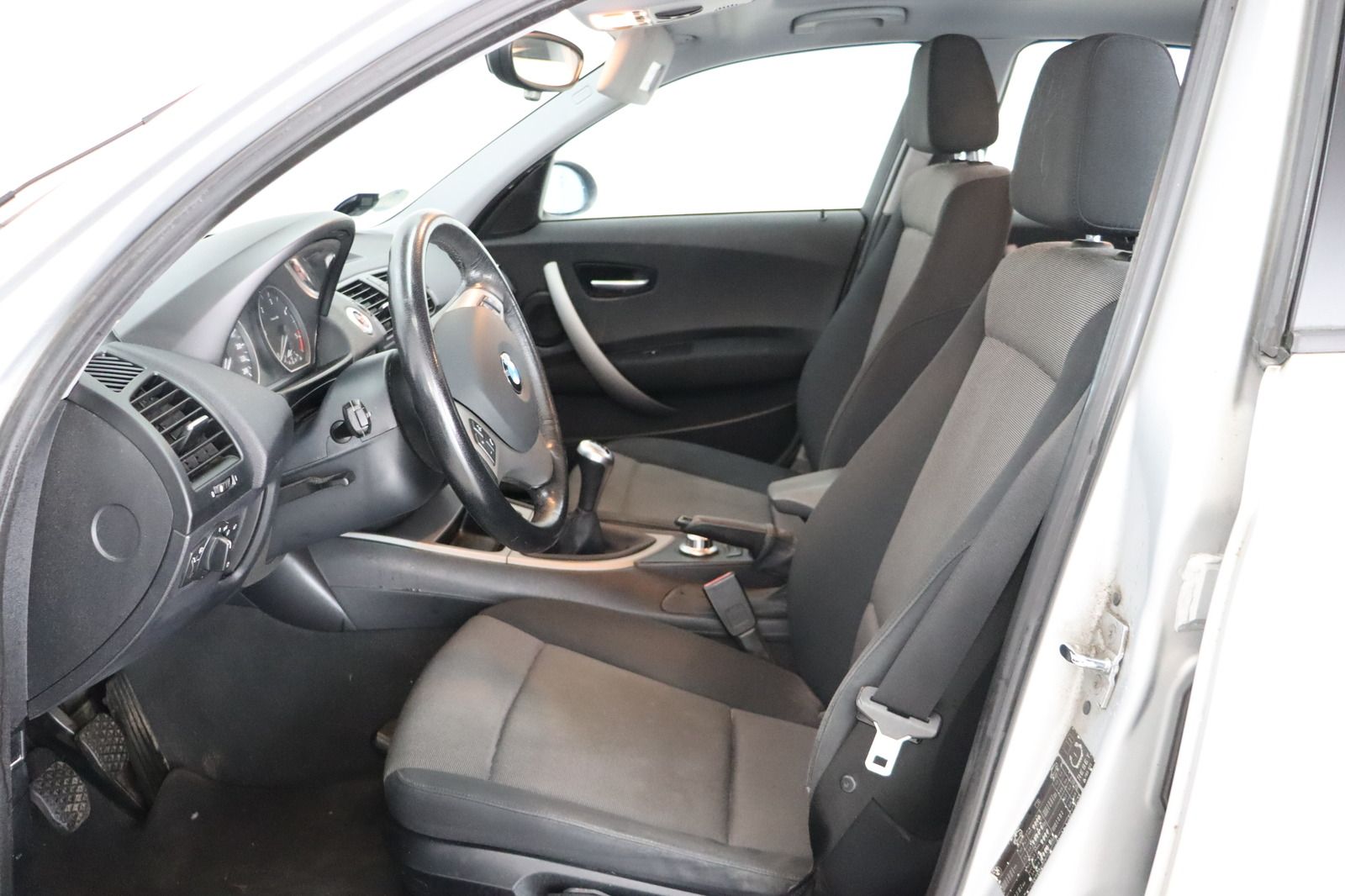 Fahrzeugabbildung BMW 118 d * Navi * Schiebedach