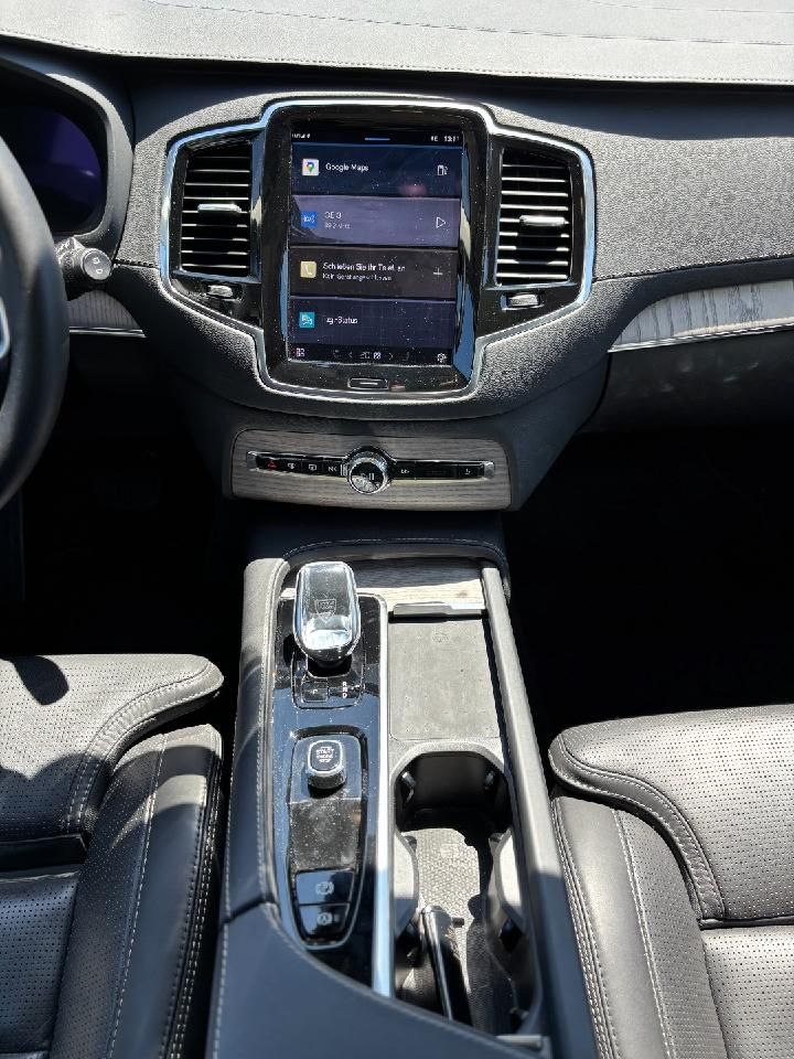 Fahrzeugabbildung Volvo XC90 Ultimate Bright AWD