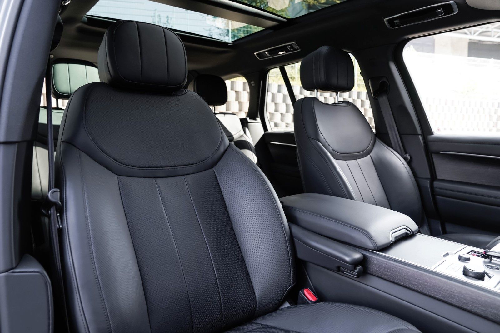 Land Rover Range Rover P440e SE Hybrid Shadow-Pano-23" foto 17