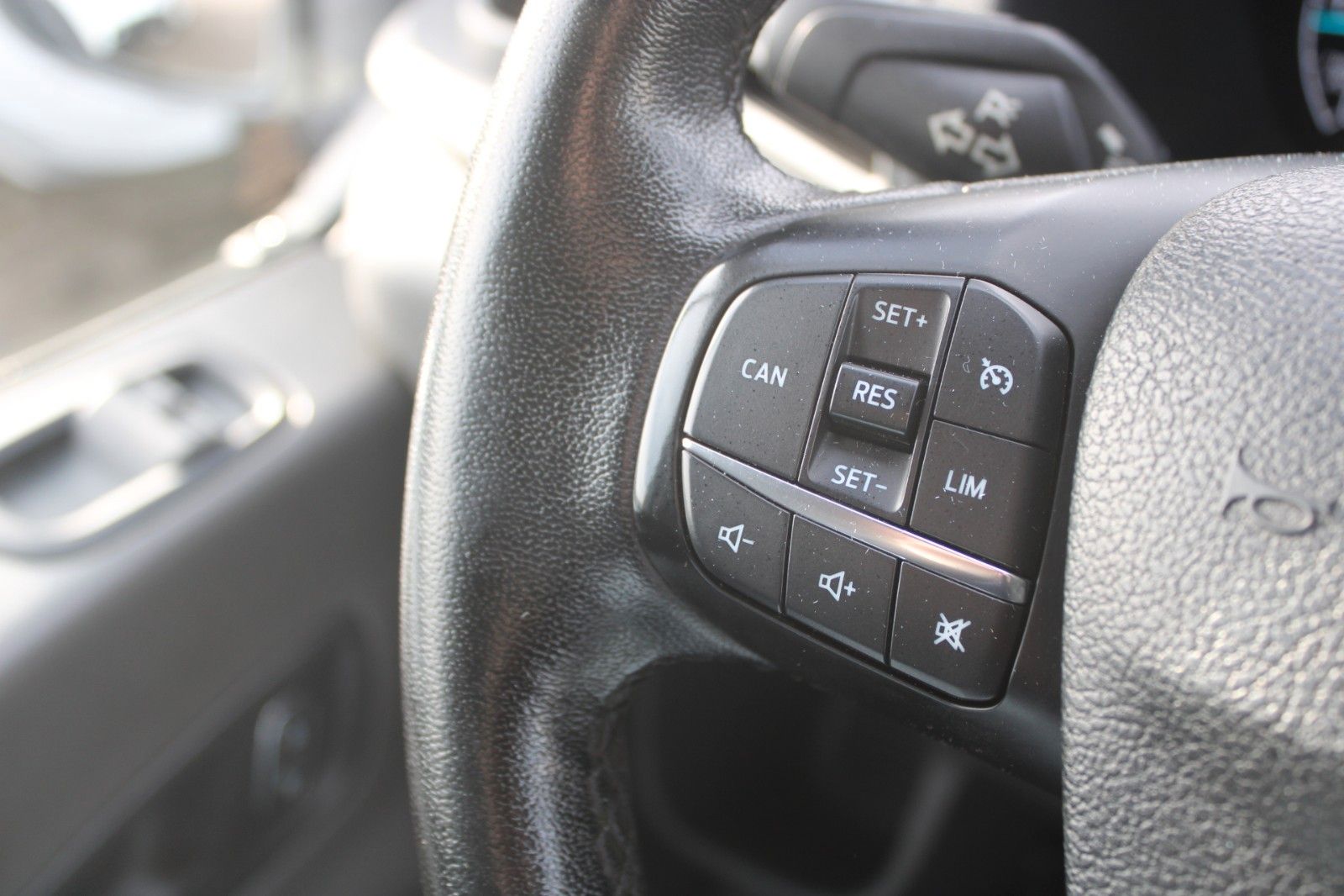 Fahrzeugabbildung Ford Transit L3 H2 TREND AHK PDC ALLWETTER 1.Hand