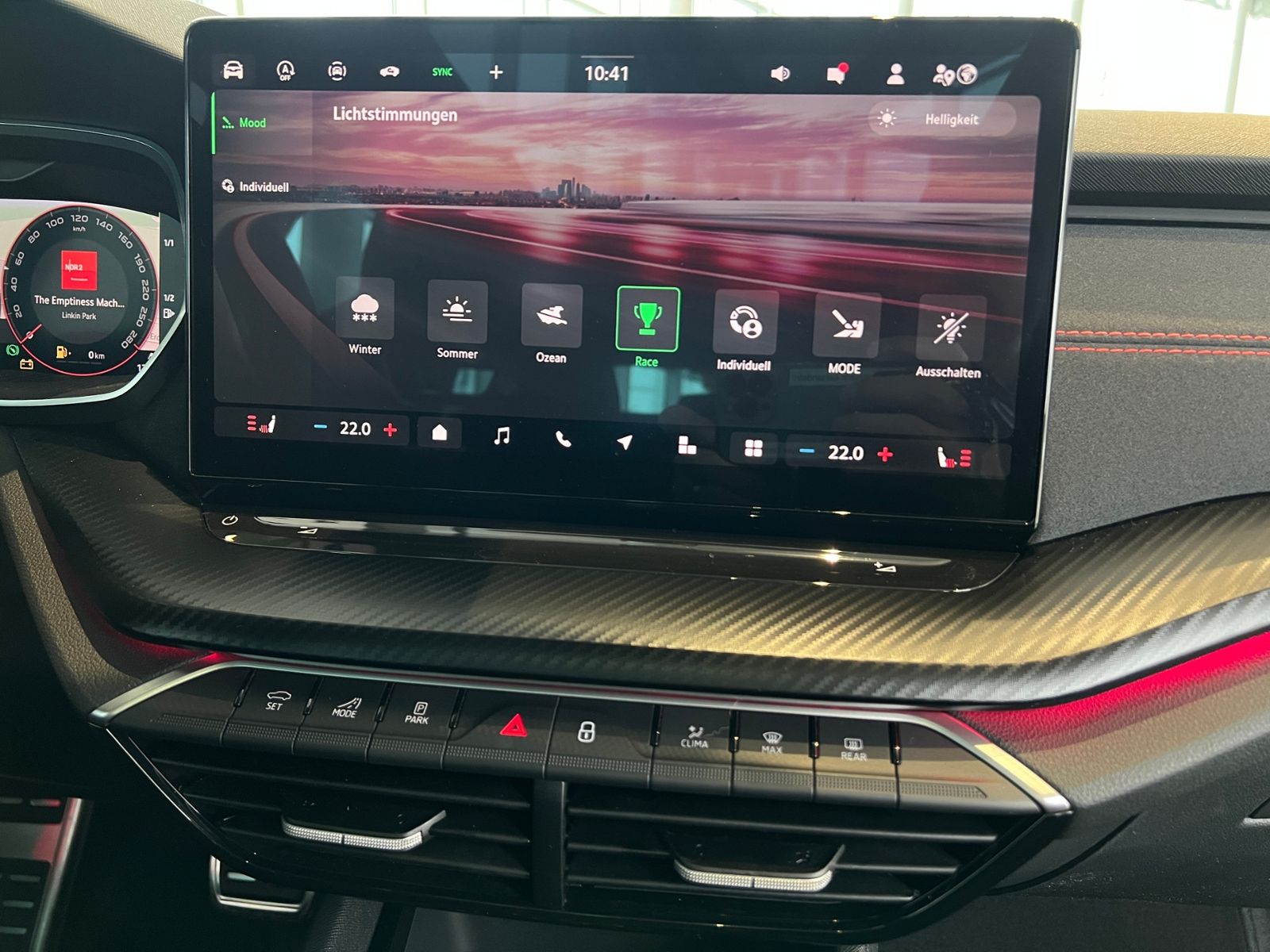 Fahrzeugabbildung SKODA Octavia Combi RS 2.0 TSI DSG *Panorama, AHK, Ind