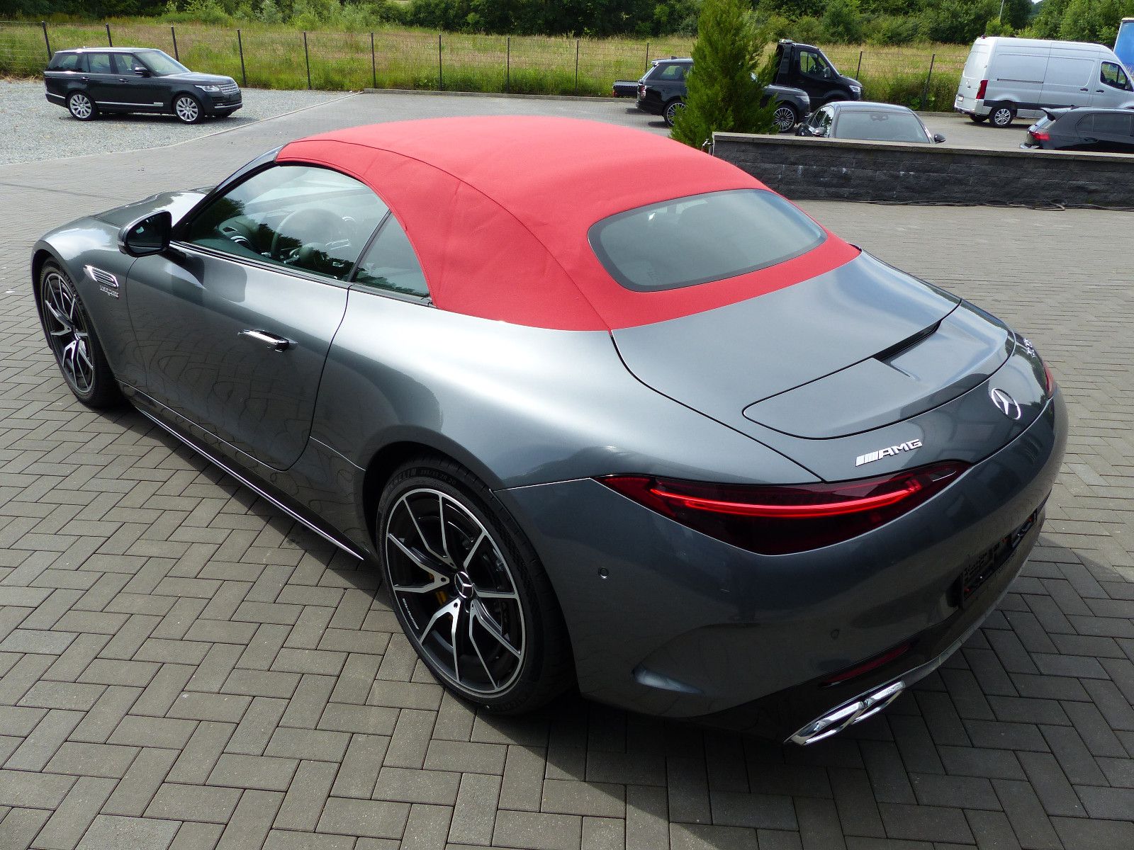 Fahrzeugabbildung Mercedes-Benz SL 63 AMG 4MATIC+ *4000 KM*