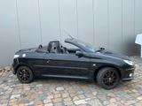 Peugeot 206 CC Sport 110 Night Black ALLWETTER KLIMA ALU - Peugeot 206 mit Benzin-Antrieb: Cabrio