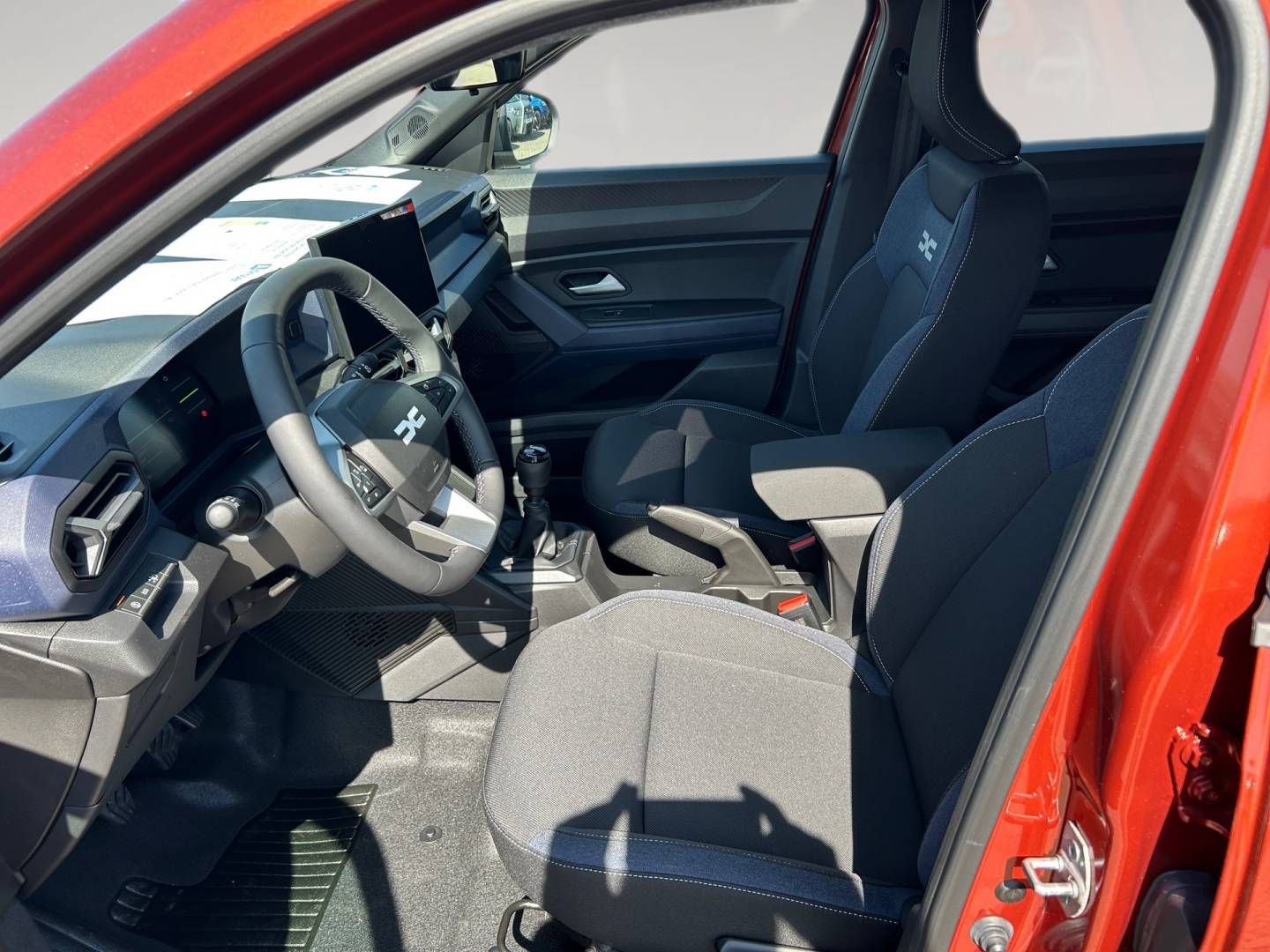 Fahrzeugabbildung Dacia Duster Expression mild hybrid 140