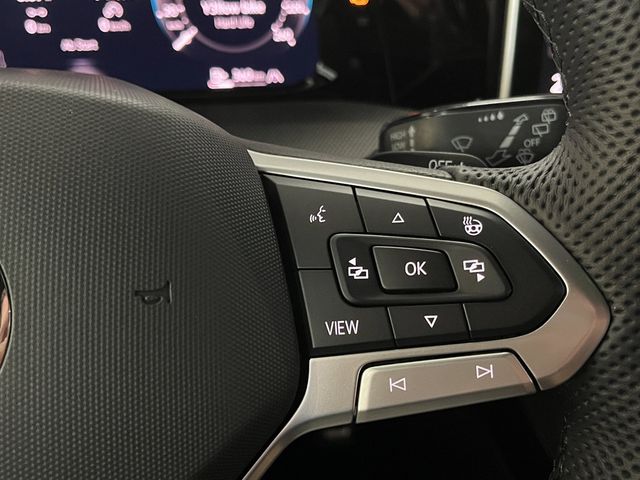 Golf VIII R-Line 1.5 eTSI DSG