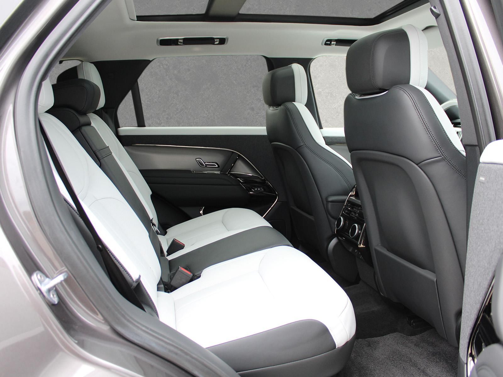 Fahrzeugabbildung Land Rover Range Rover Sport D300 Dynamic HSE