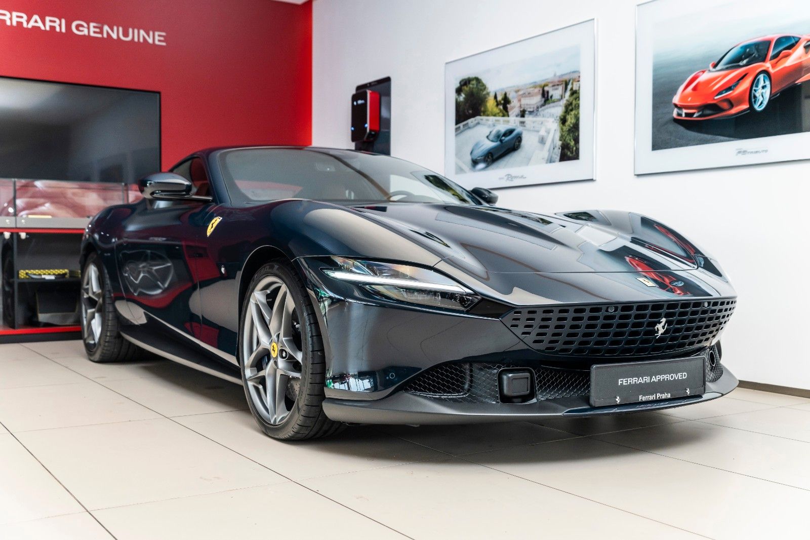FERRARI Roma