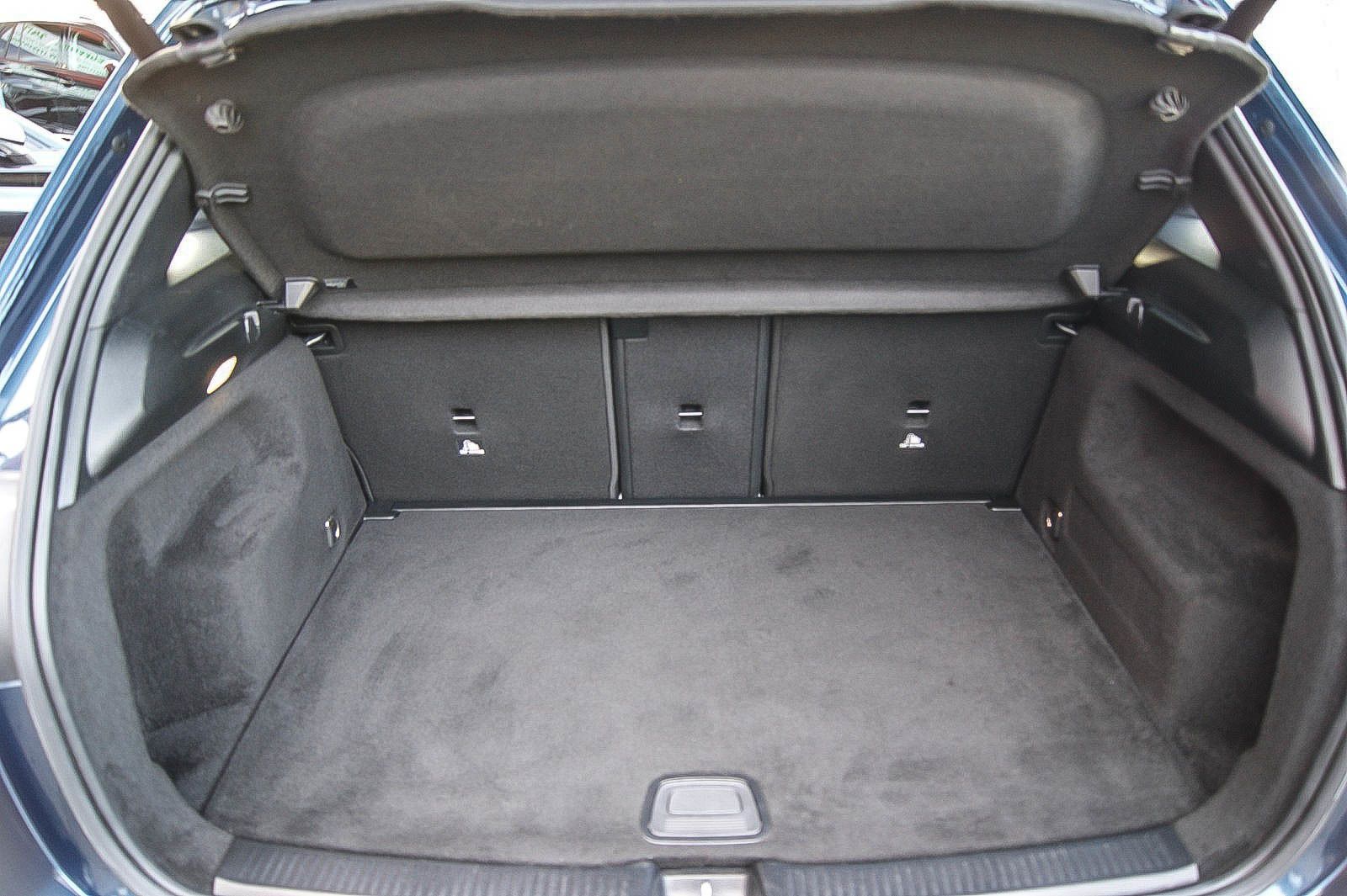 Fahrzeugabbildung Mercedes-Benz B 180 Edition AMG-LINE ANHÄNGERKPPLG NIGHT-PAKET