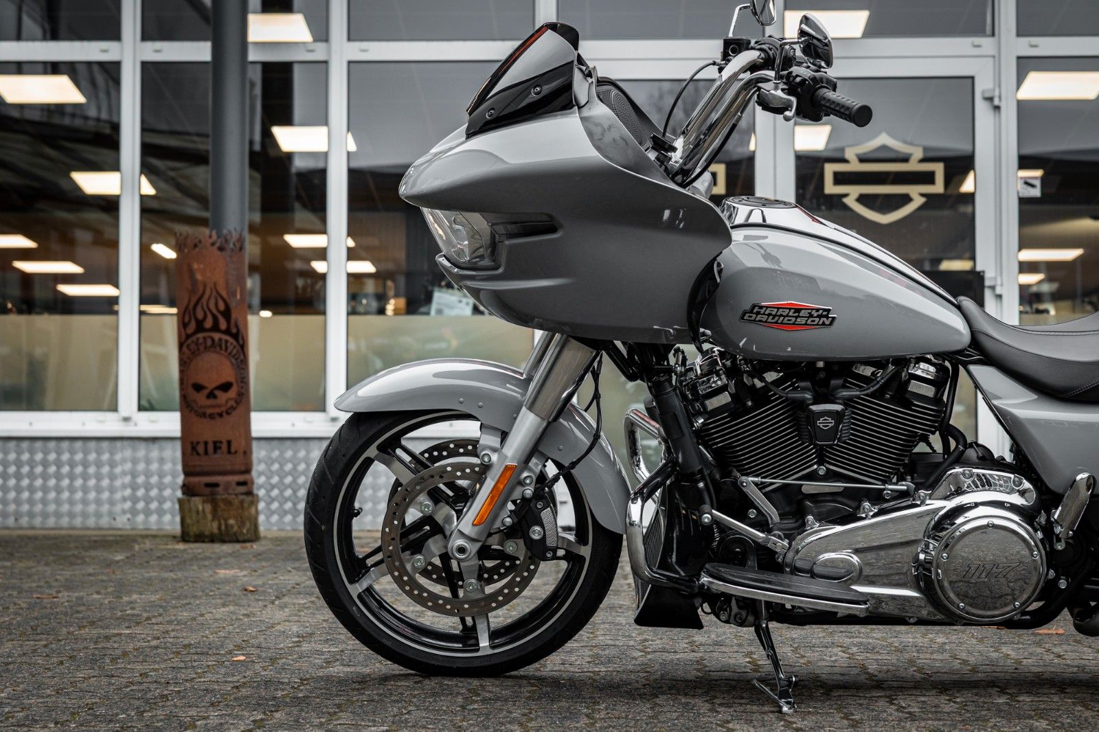 Fahrzeugabbildung Harley-Davidson ROAD GLIDE FLTRX 117cui - Screaming Eagle -
